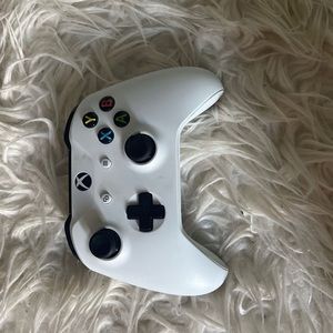 Xbox nos s 2 controllers